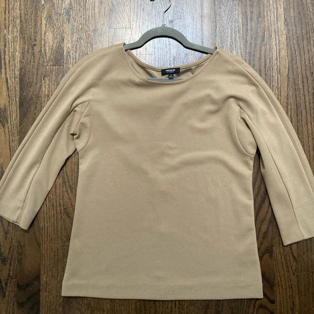 Tan 3/4 sleeved shirt